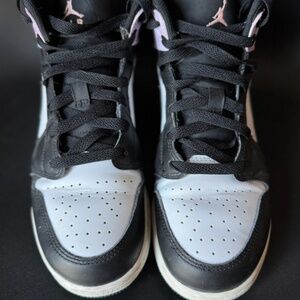 Air Jordan 1 Mid SE ‘Zen Master.’